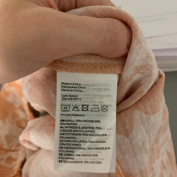 H&M NWT jumpsuit with ruffle straps and open back with ties. Size small. - Picture 12 of 12